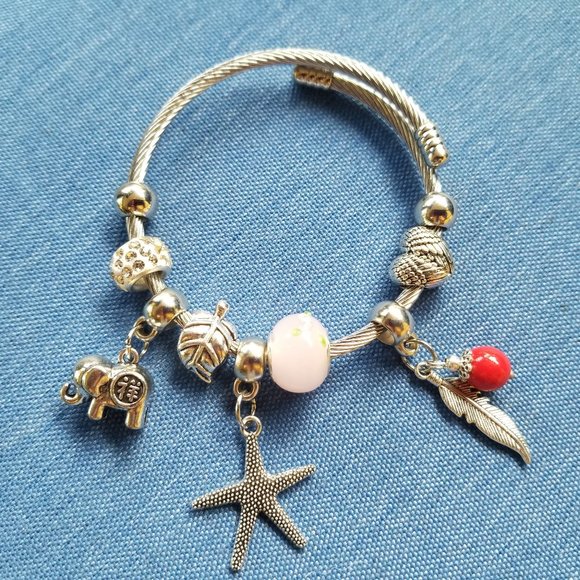 🐘🪶Silver-tone Charm Cable ADJUSTING ONE--SIZE-FITS-MOST Bracelet - NWOT🪶🐘 - Picture 1 of 6